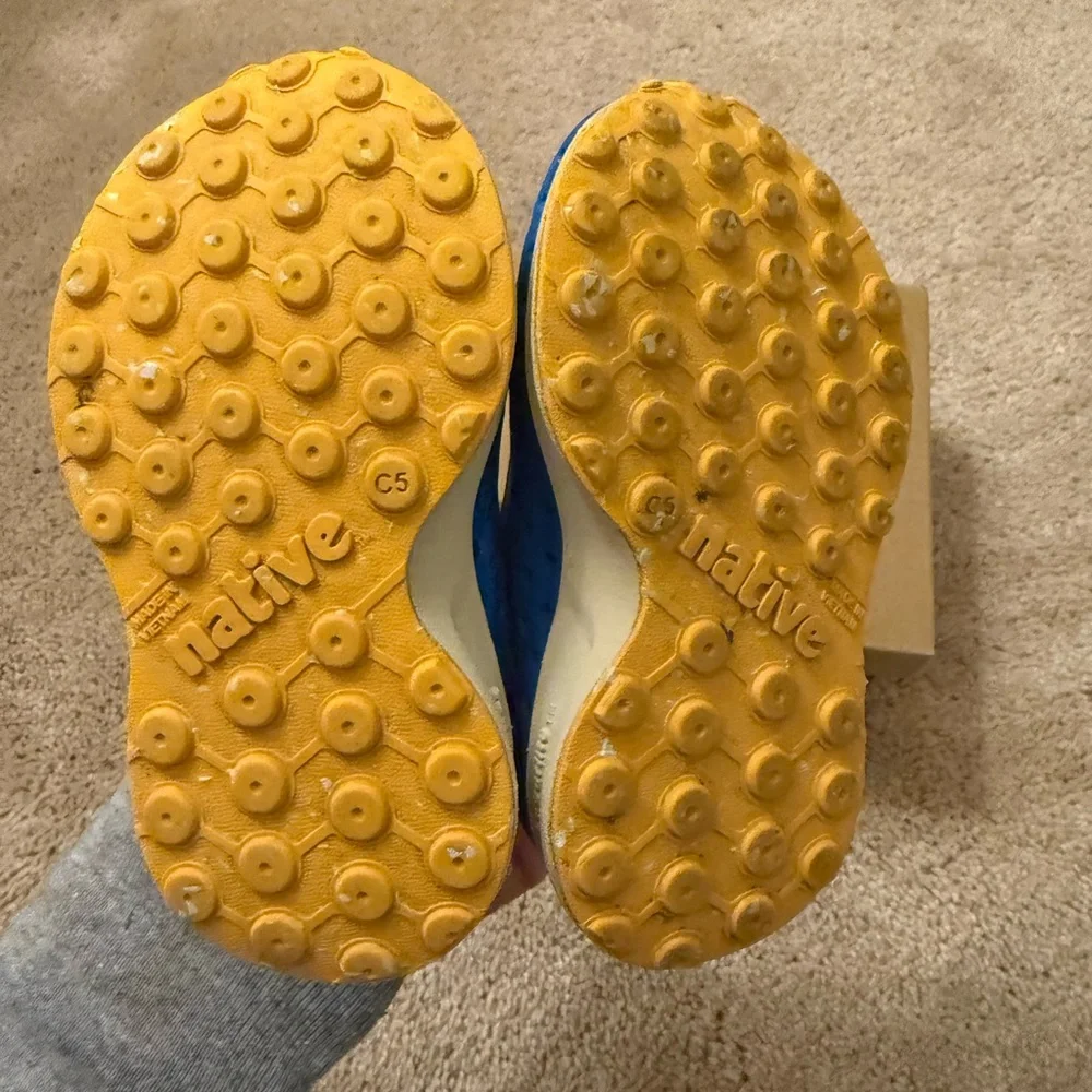 Native Robbie Shoes Size 5 Toddler Like New- Spring, Summer, Easter, Rain, Vaca